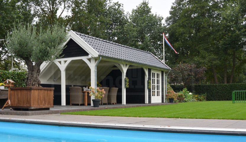 detail-poolhouse-douglas-houten-kapschuur-bij-zwembad-schuur-met-overkapping-trendhout-de-Hoeve-XL-9260