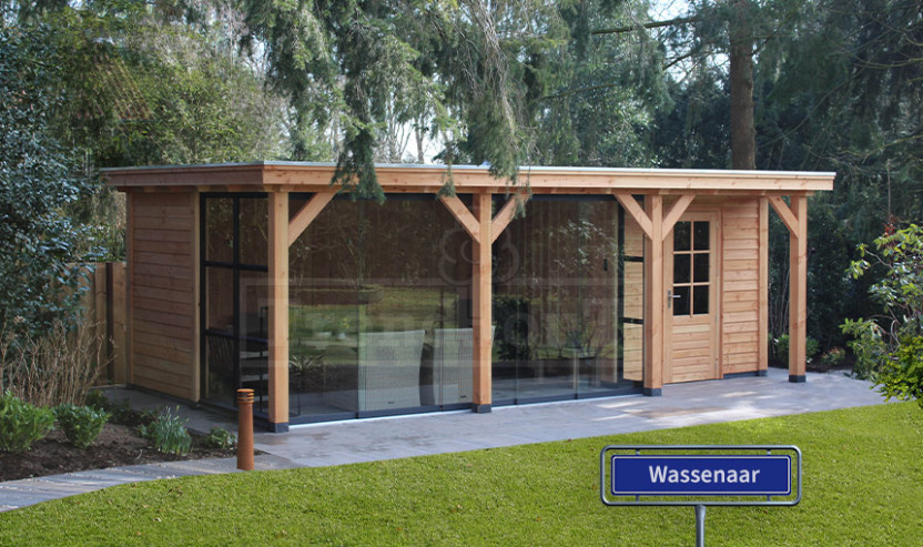 Luxe-houten-tuinkamers-met-glas-laten-bouwen---Vrijstaande-tuinkamer-of-gastenverblijf-met-glazen-schuifwanden-Wassenaar-Maaldrift
