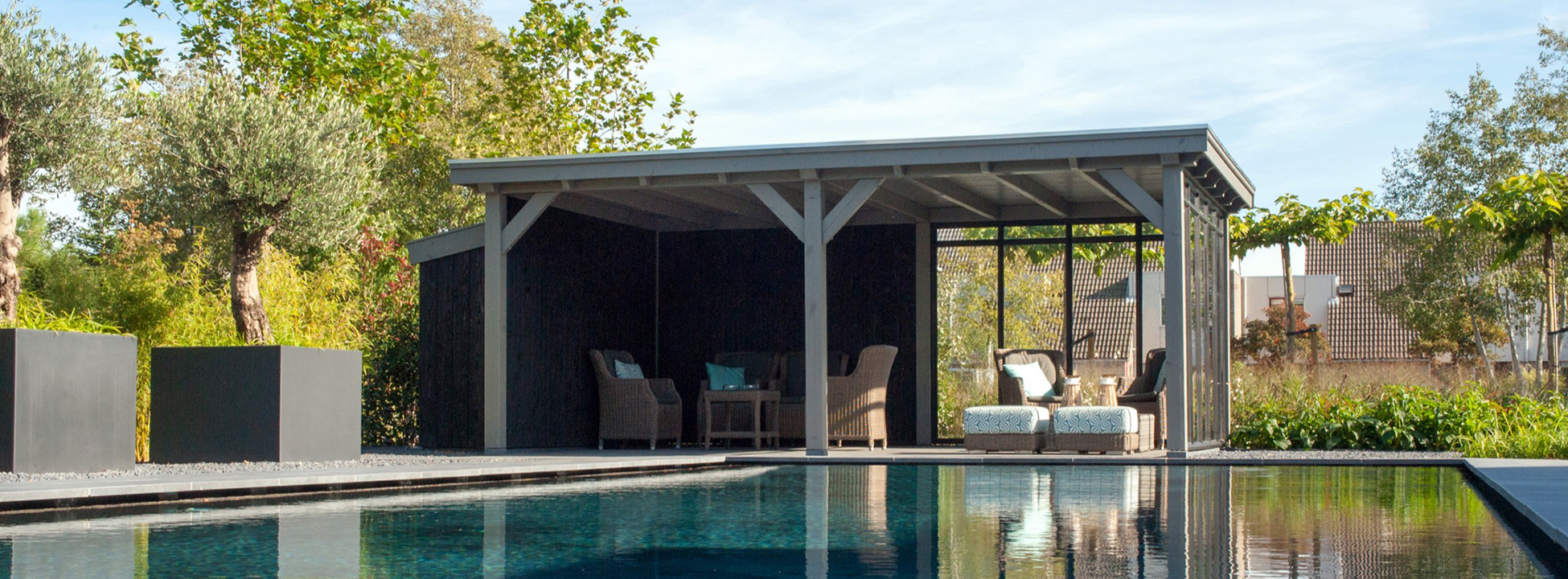 Douglas-houten-overkapping-trendhout-Siena-poolhouse-bouwpakket-laten-bouwen