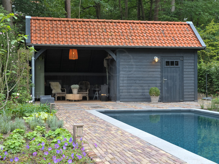 douglas-houten-kapschuur-de-hoeve-xl-7700-in-kleur-douglas-met-schuur-met-overkapping-opgeklampte-houten-deur-met-raam-trendhout