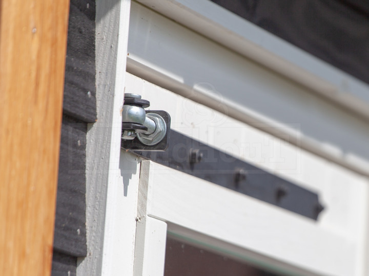 grote-douglas-houten-kapschuur-de-stee-9800x4250-dubbele-opgeklampte-houten-deur-met-hengen