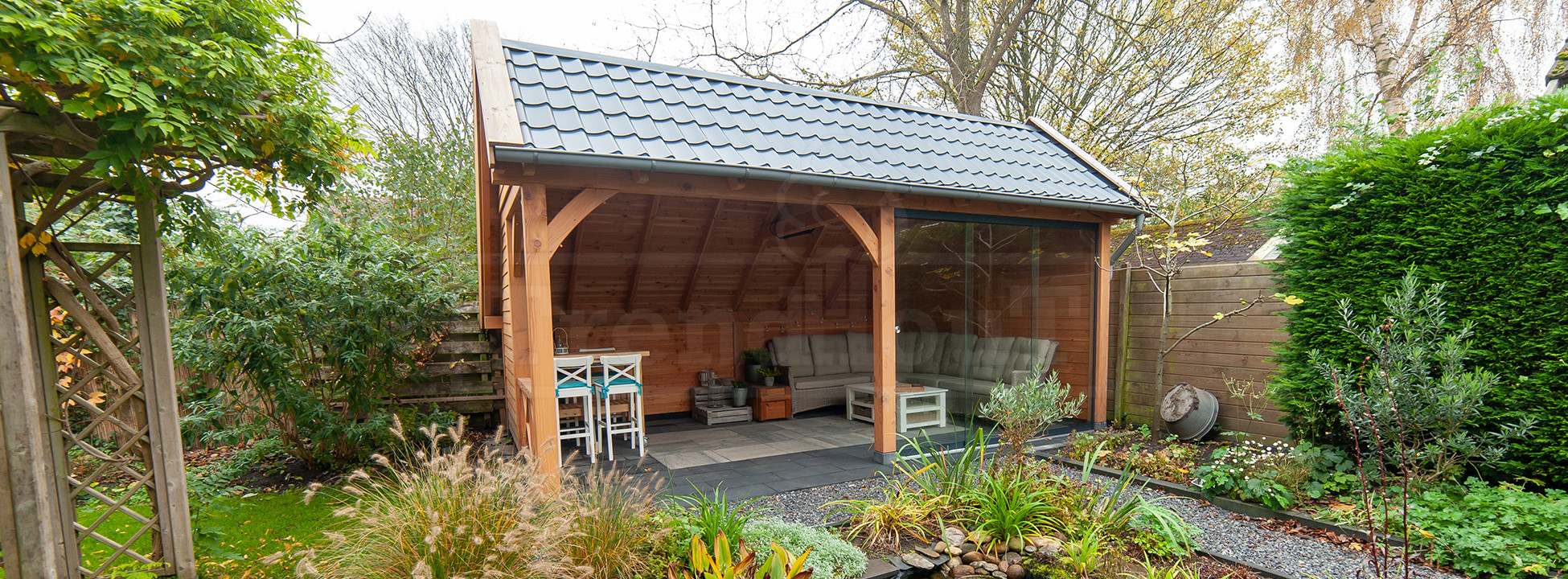 landelijke-douglas-kapschuur-bouwpakket-de-hoeve-xl-6350-met-glazen-schuif-deuren-wanden-trendhout