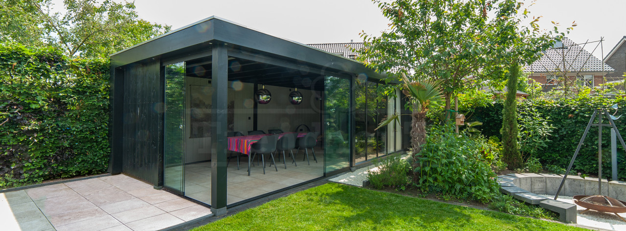trendhout-modern-strak-overkapping-tuinkamer-verona-7500x4400-rechts-tuinoverkapping-moderne-stijl