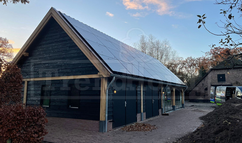 constructie-eikenhouten-grote-kapschuur-overkapping-rietgedekt-kapschuren-bouwpakket-de-Hofstee-Trendhout