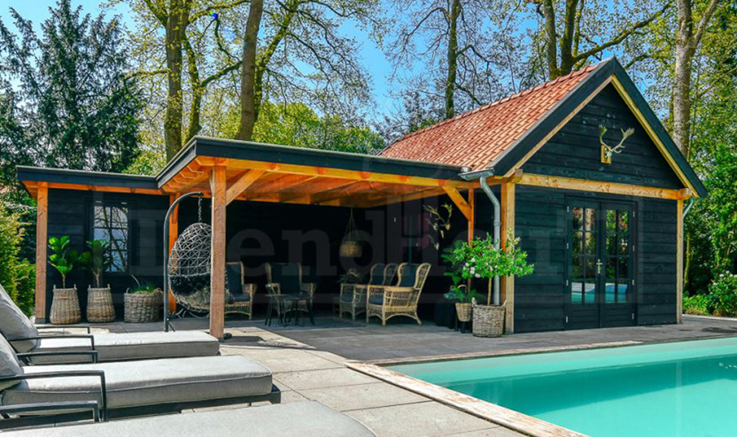 douglas-houten-schuur-met-overkapping-poolhouses-van-hout-technische-ruimte-bij-zwembad-trendhout