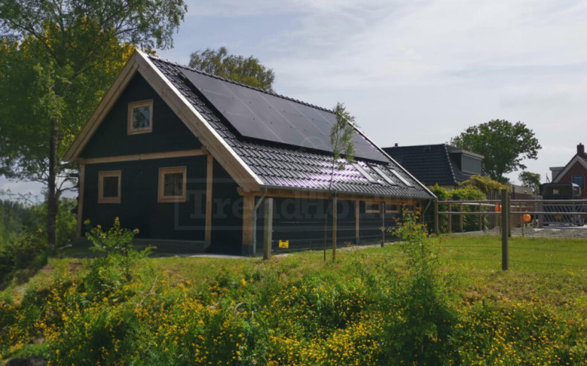 zonnepanelen-kapschuur-trendhout-douglas-groot