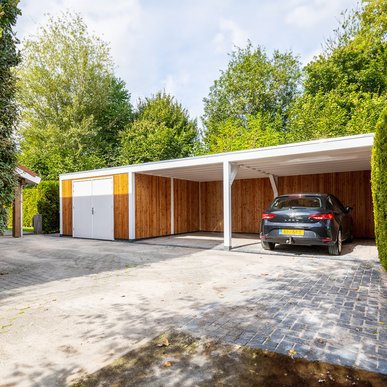 maatwerk-Trendhout-palermo-garage-berging-met-dubbele-carport-moderne-uitstraling-strak-design-met-rhombus-planken