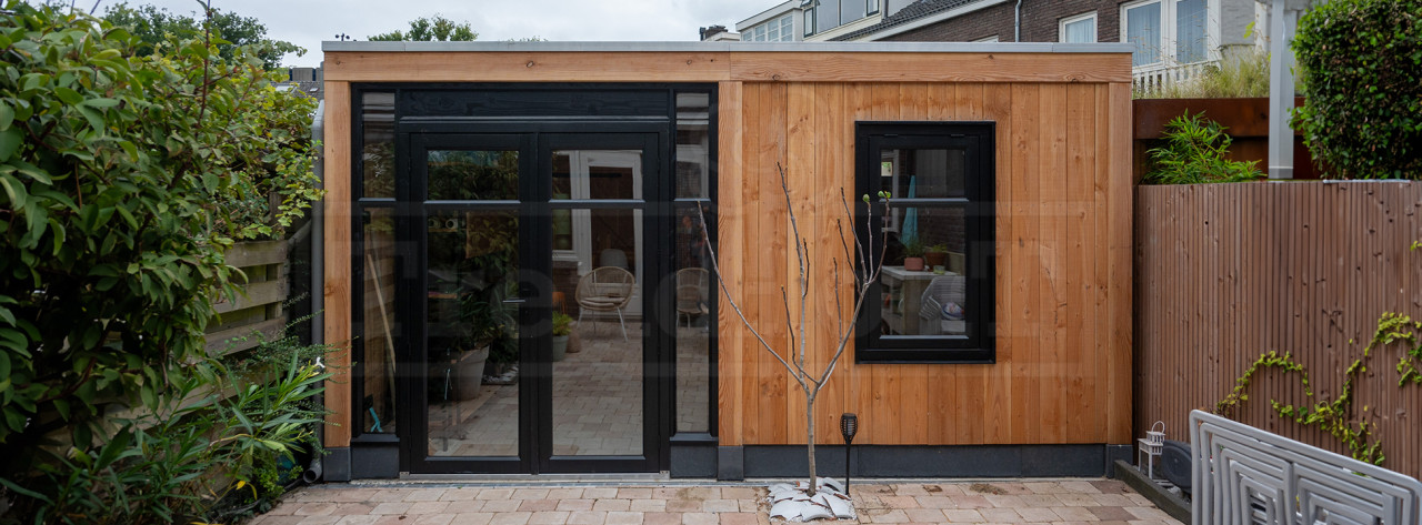 moderne-douglas-houten-tuinatelier-prefab-tuinhuis-werkkamer--in-achtertuin-nieuwbouw-stadstuin-Trendhout-palermo-tuin-atelier (18)