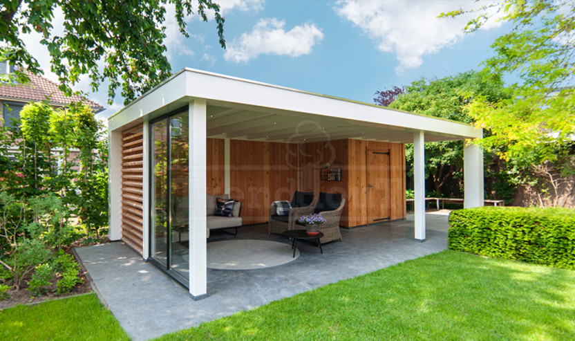 Trendhout-douglas-houten-overkapping-tuin-modern-met-schuurtje-Verona-moderne-overkapping-strak-louvre-verlichting-Amersfoort-Hoogland-Vathorst-Schoothorst-Rustenburg