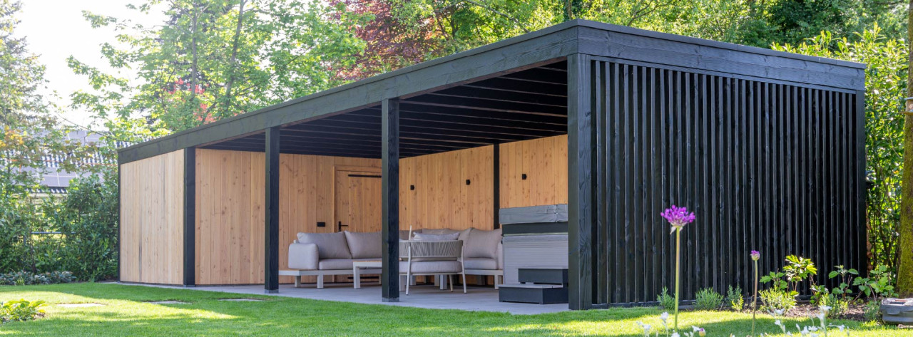 landelijke-overkapping-met-schuur-en-douglas-sponningplanken-veranda-Palermo