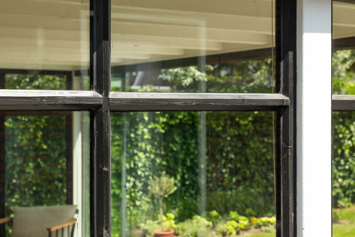 detail-van-steellook-raammodule-bij-overkapping-verona