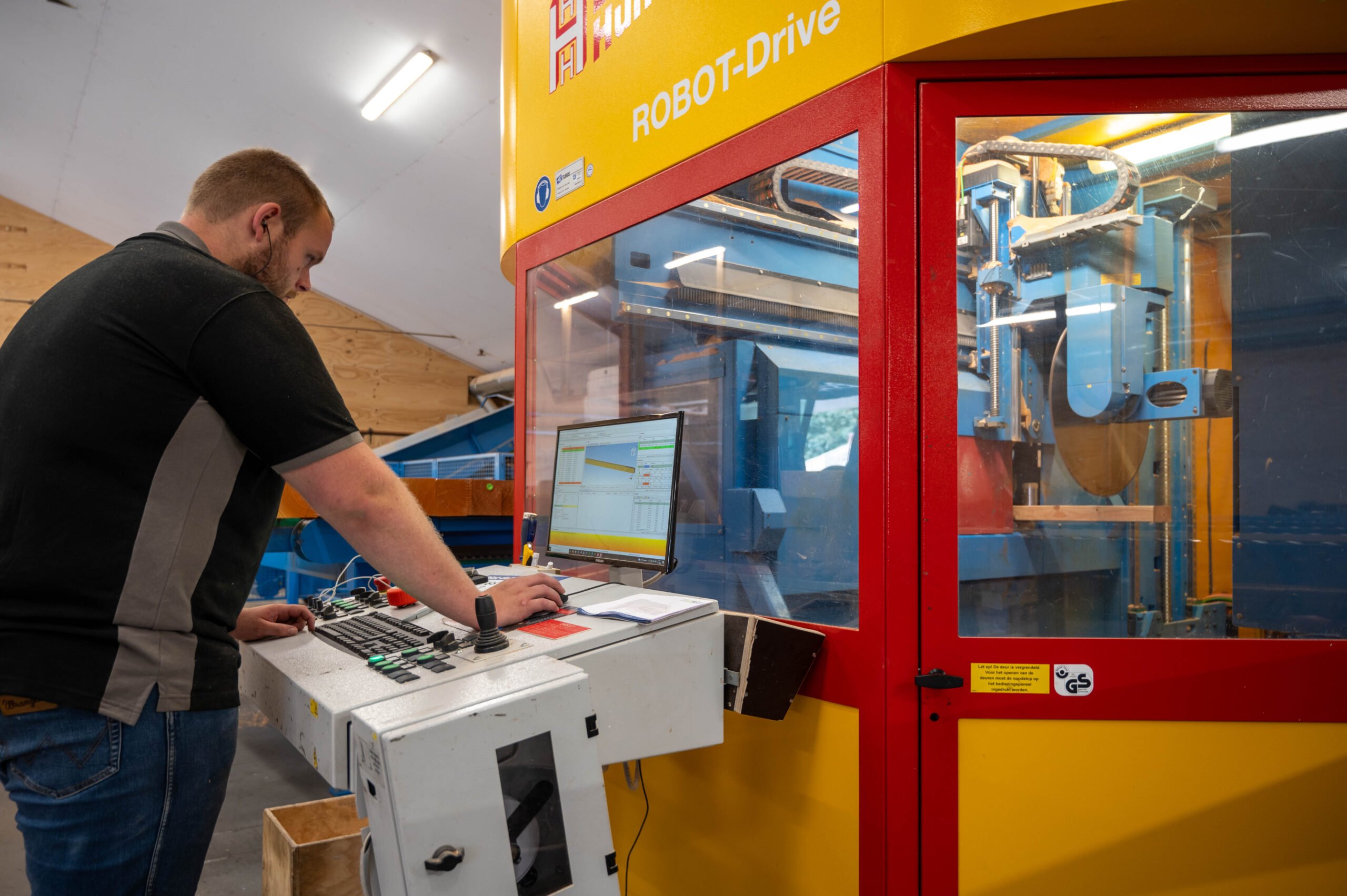 Trendhout vakman in eigen fabriek